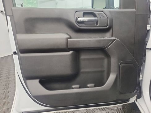 Used 2025 Chevrolet Silverado 2500 Custom w/ Custom Convenience Package image 18