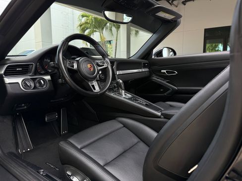 Used 2017 Porsche 911 Carrera S image 31