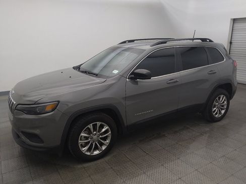 Used 2022 Jeep Cherokee Latitude Lux FWD image 2