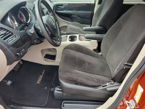 Used 2012 Dodge Grand Caravan SXT FWD image 4