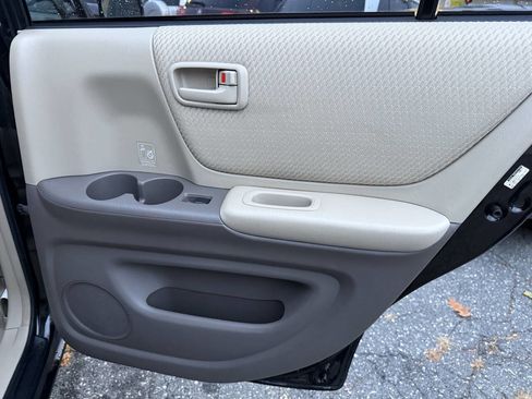 Used 2007 Toyota Highlander 4WD V6 w/ 3rd Row image 24