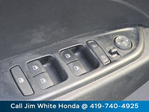 Used 2023 Hyundai Venue SEL w/ Cargo Package FWD image 18