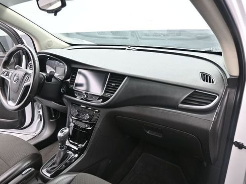 Used 2021 Buick Encore Preferred image 27