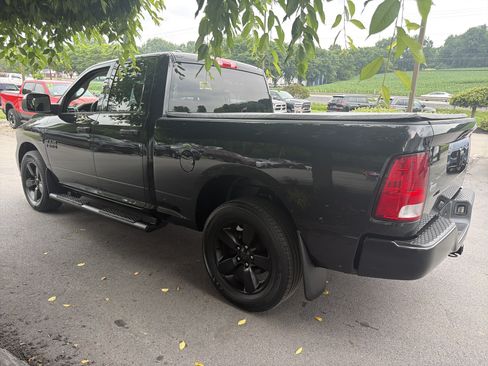 Used 2018 RAM 1500 Express w/ Black Ram 1500 Express Group AWD/4WD image 6