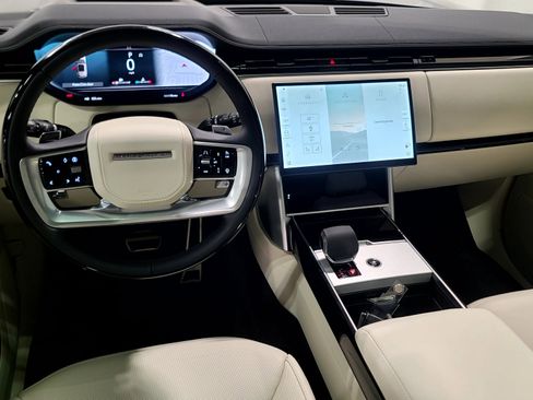 New 2026 Land Rover Range Rover Long Wheelbase SE image 5