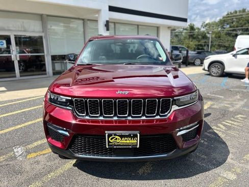 Used 2023 Jeep Grand Cherokee 4WD 4xe image 2