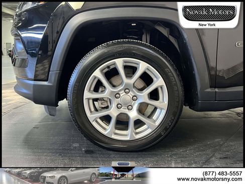 Used 2022 Jeep Compass Latitude image 10