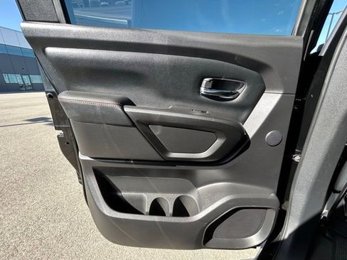Used 2021 Nissan Titan PRO-4X w/ Pro-4x Convenience Package image 47