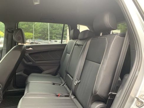 Used 2022 Volkswagen Tiguan SE R-Line FWD image 35