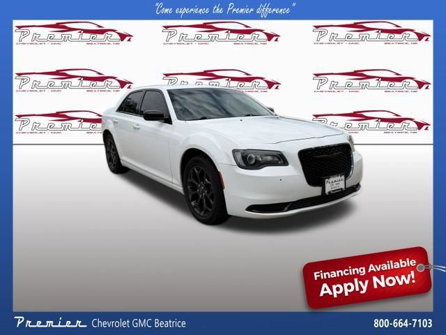 Used 2022 Chrysler 300 Touring w/ Sport Appearance Package AWD/4WD image 8