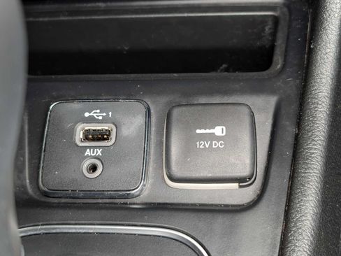 Used 2019 Jeep Cherokee High Altitude AWD/4WD image 32