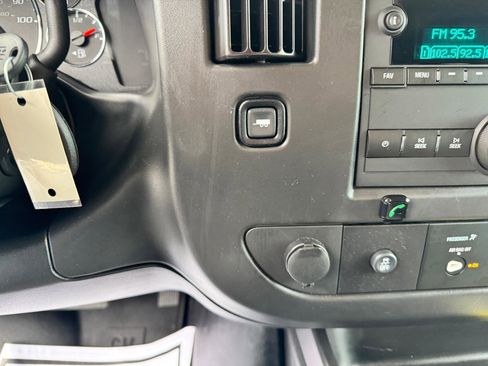 Used 2024 Chevrolet Express 3500 LT w/ LT Preferred Equipment Group image 29