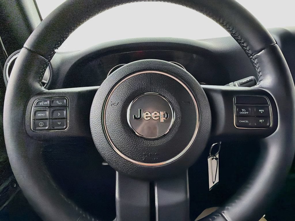 Used 2013 Jeep Wrangler Unlimited Sahara w/ Connectivity Group AWD/4WD image 10