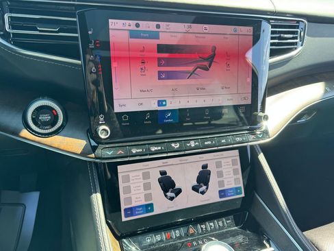 Used 2023 Jeep Grand Wagoneer Series II image 30