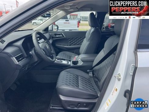 Used 2024 Mitsubishi Outlander SEL Black Edition image 11