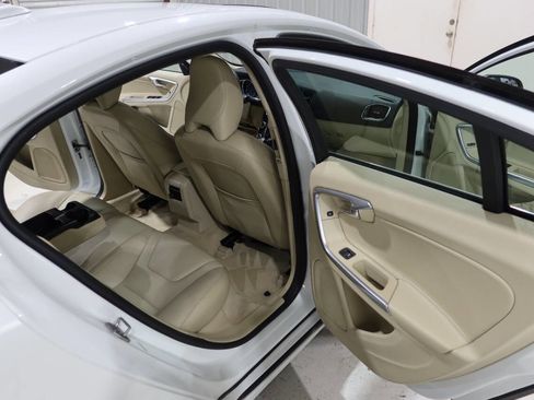 Used 2016 Volvo S60 T5 Premier w/ Convenience Package FWD image 14