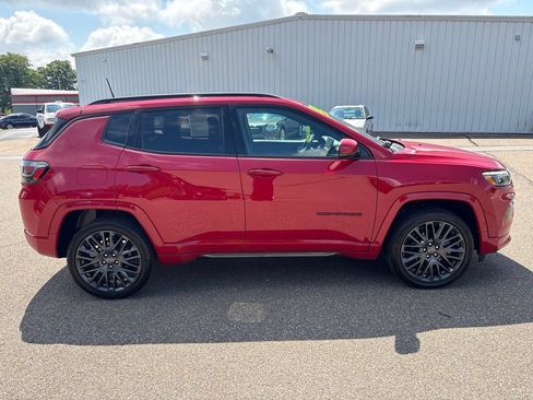 Used 2022 Jeep Compass Limited w/ (RED) Package AWD/4WD image 8