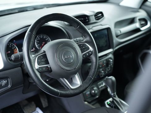 Used 2021 Jeep Renegade Latitude w/ Luxury Group I image 28