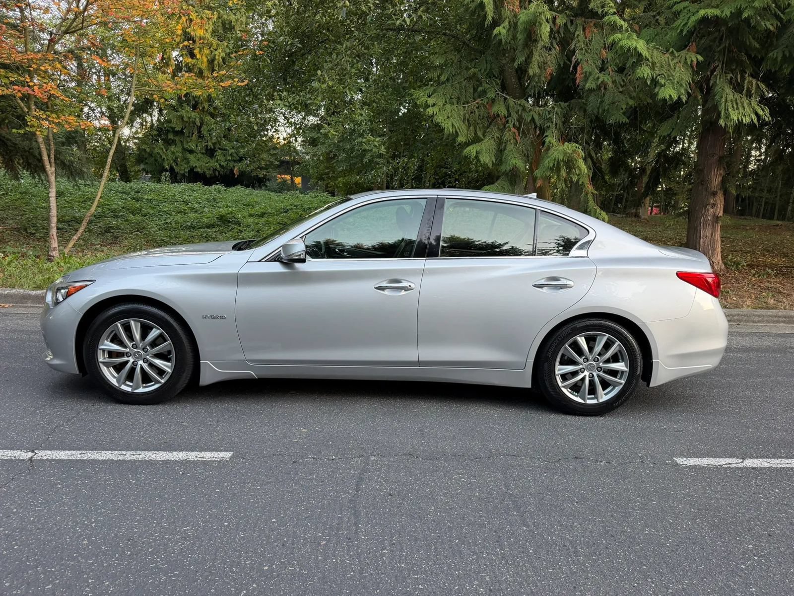 Used 2014 INFINITI Q50 Premium w/ Navigation Package AWD/4WD image 2