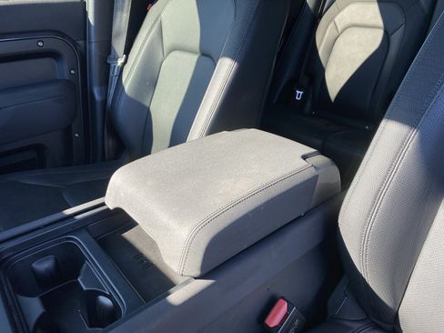 Used 2023 Land Rover Defender 130 X-Dynamic SE image 65