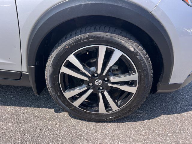 Used 2020 Nissan Kicks SR FWD image 28