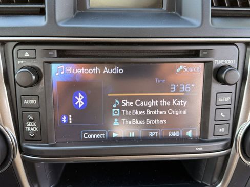 Used 2013 Toyota Highlander SE image 24