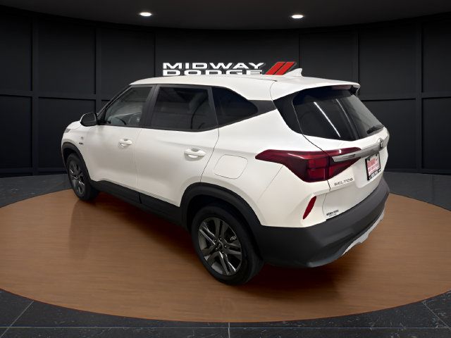 Used 2021 Kia Seltos LX AWD/4WD image 3