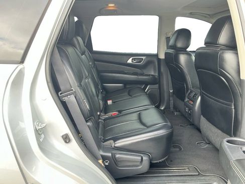 Used 2018 Nissan Pathfinder Platinum FWD image 23