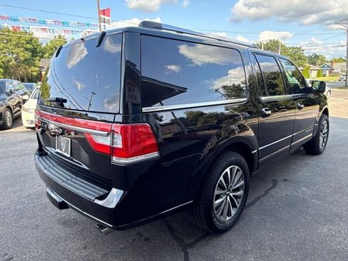 Used 2017 Lincoln Navigator L Select AWD/4WD image 5