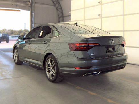 Used 2021 Volkswagen Jetta R-Line w/ R-Line Cold Weather Package FWD image 2