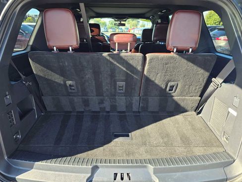 Used 2024 Ford Expedition Limited image 16