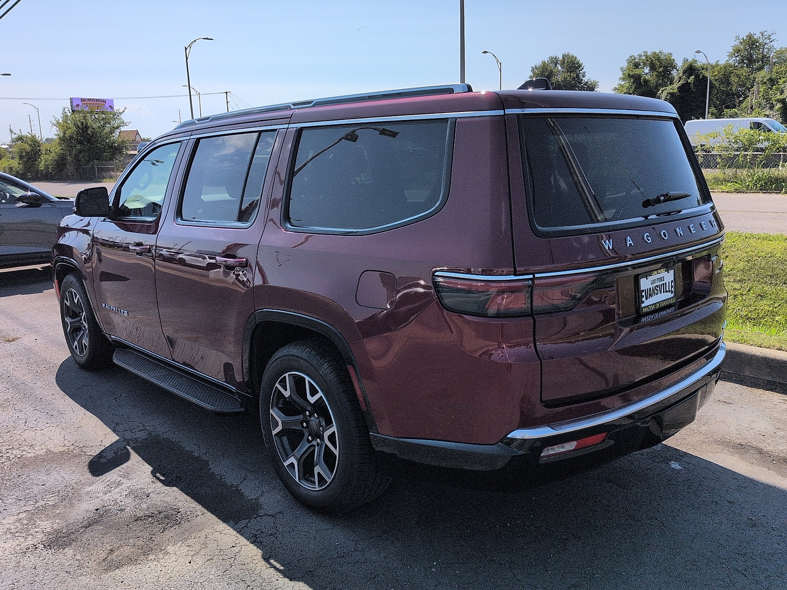 Used 2024 Jeep Wagoneer Series III AWD/4WD image 5