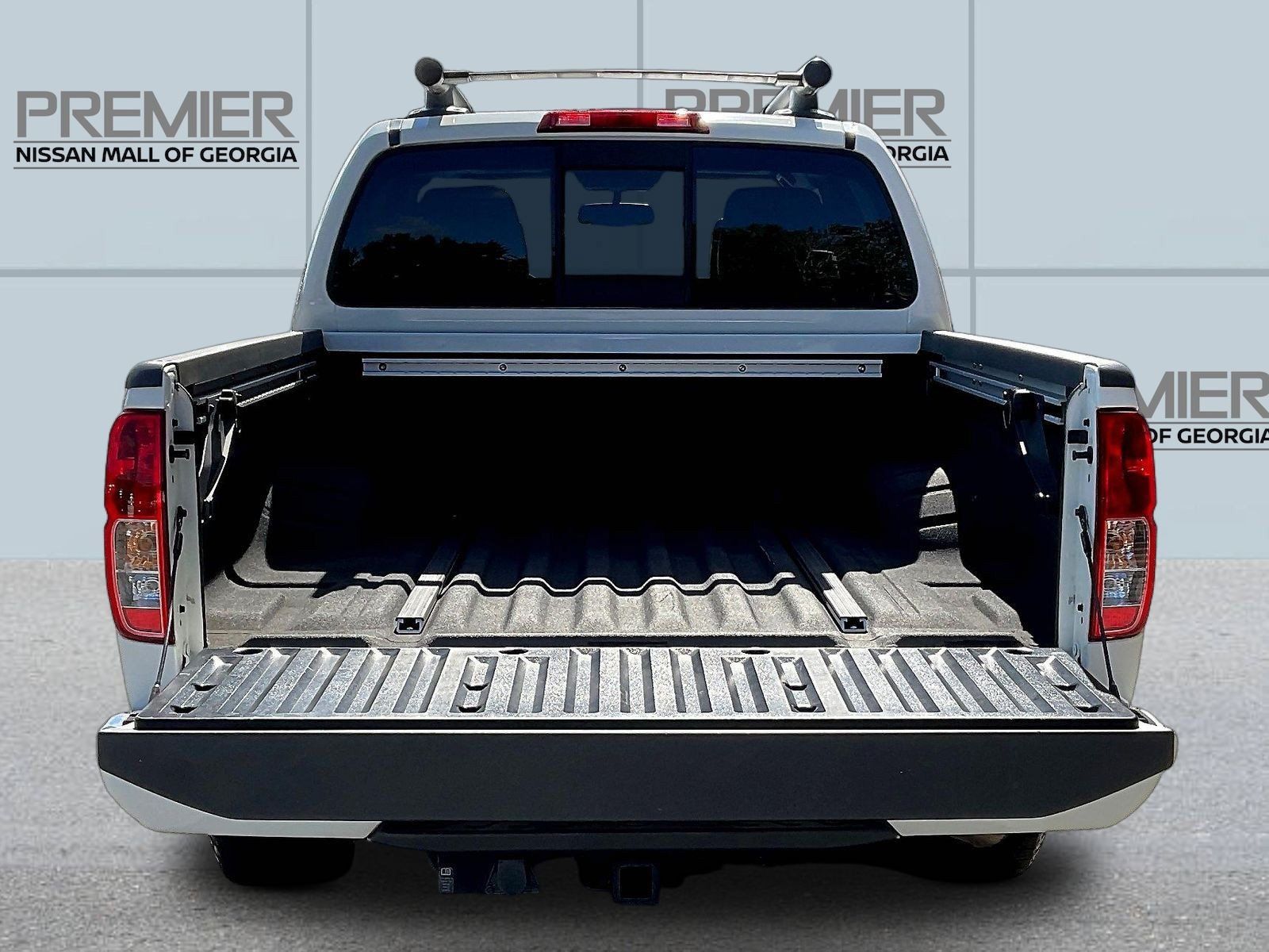 Certified 2020 Nissan Frontier PRO-4X w/ Pro-4x Utility Package AWD/4WD image 9