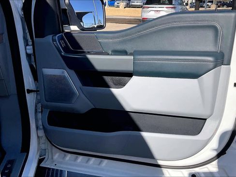 Used 2022 Ford F150 Limited image 21