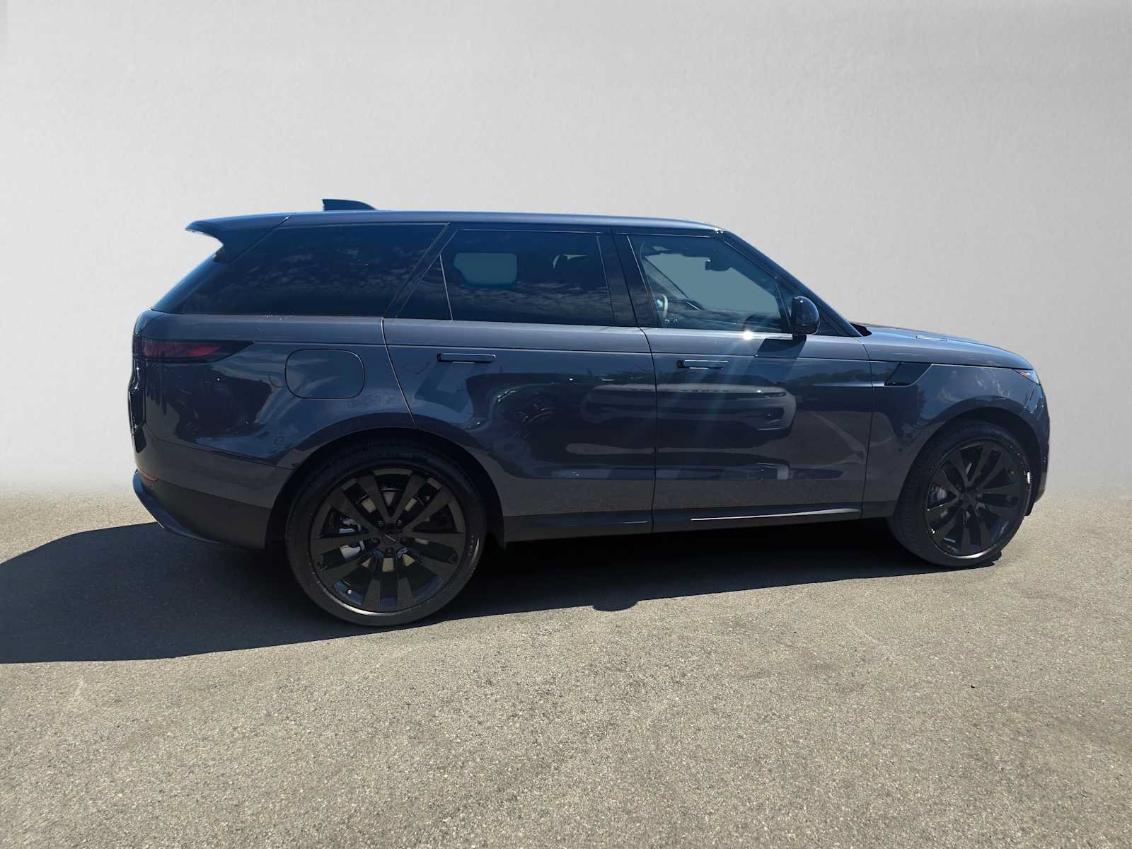 New 2026 Land Rover Range Rover Sport SE AWD/4WD image 6
