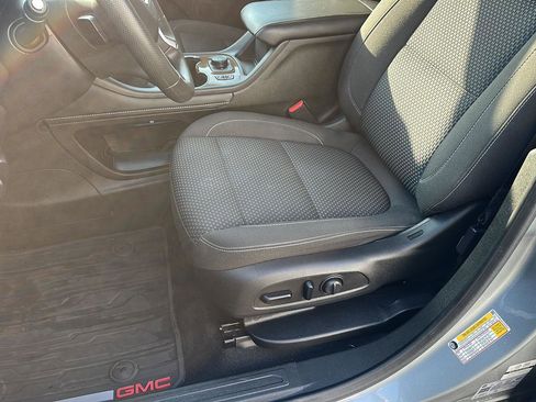 Used 2023 GMC Acadia SLE w/ Driver Convenience Package image 29