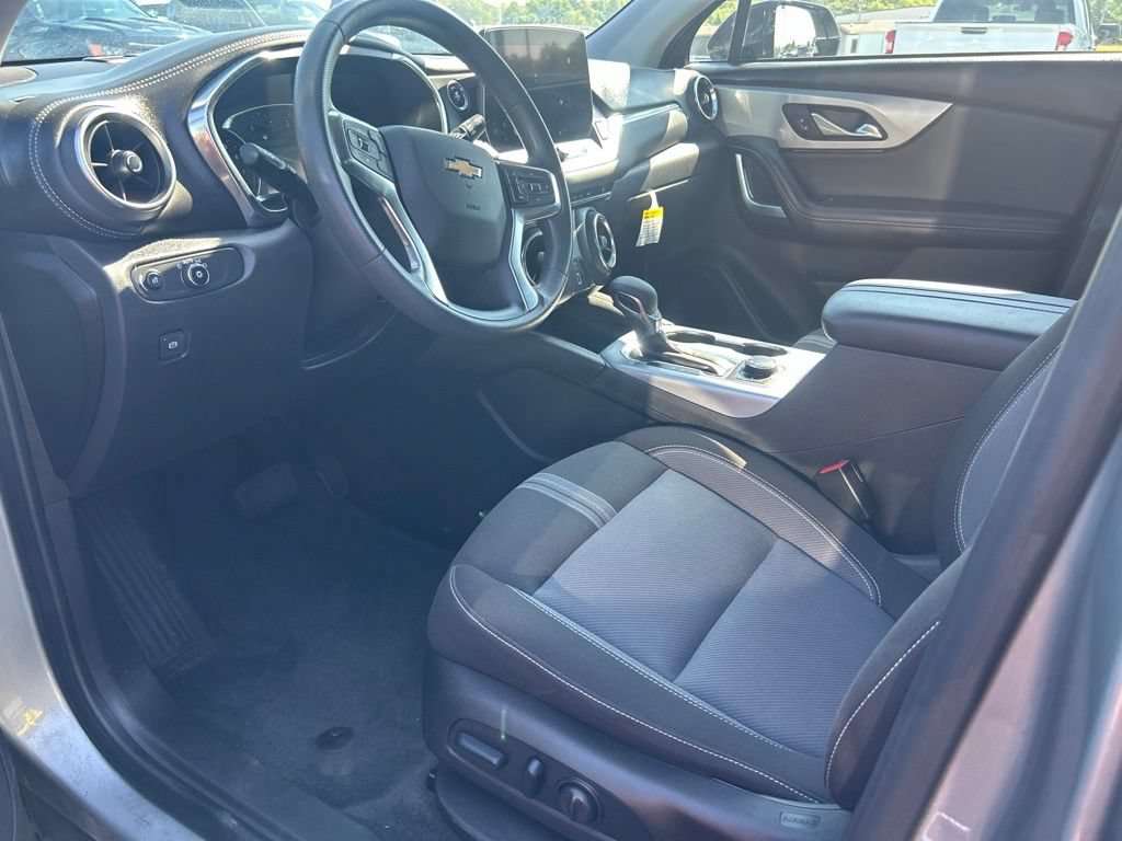 Used 2024 Chevrolet Blazer LT w/ Redline Edition FWD image 9