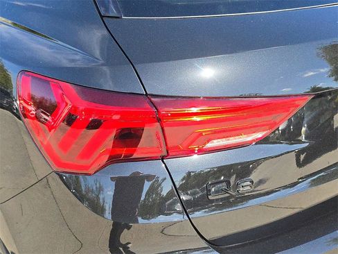 Certified 2025 Audi Q3 2.0T Premium w/ Convenience Package image 34