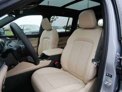 New 2025 Jeep Grand Cherokee Limited image 5