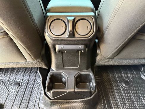 Used 2020 Jeep Wrangler Unlimited Sport S image 36