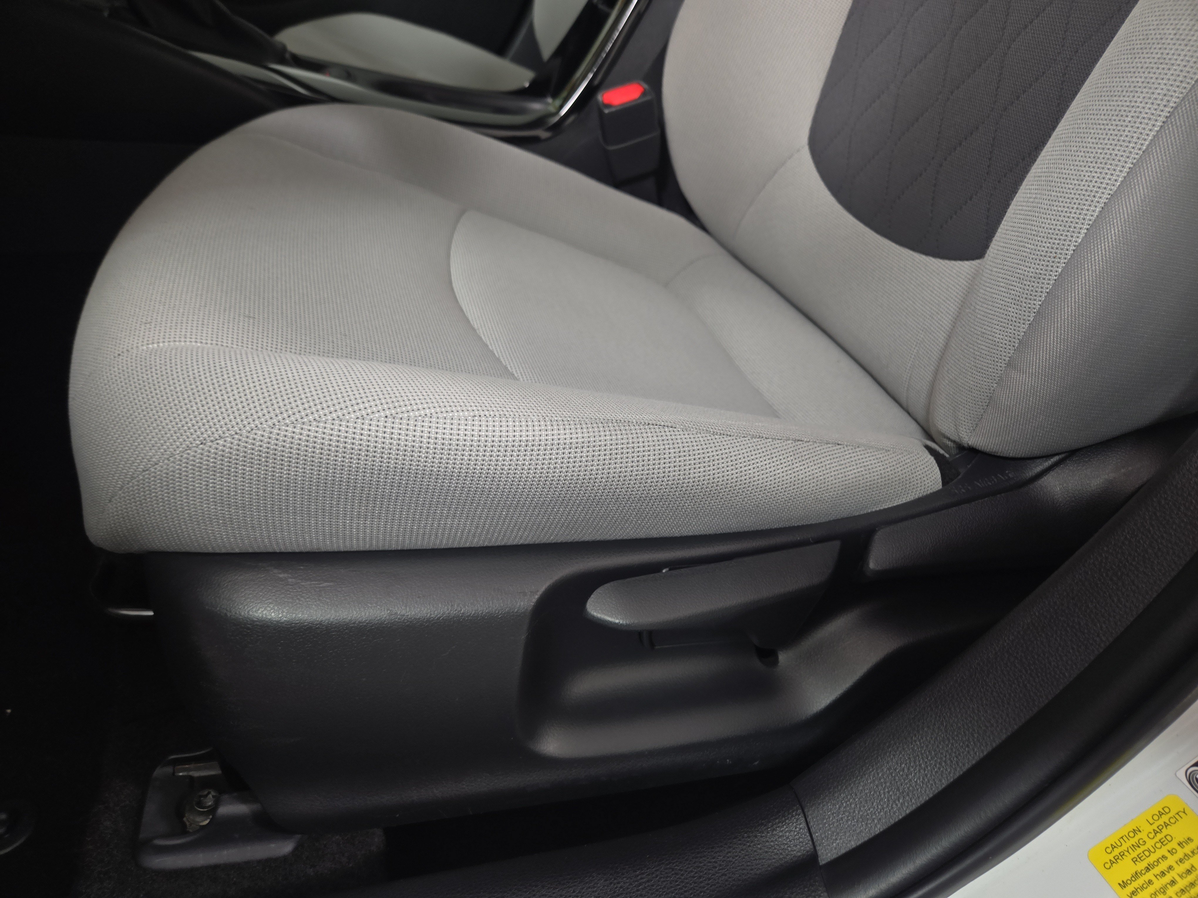 Used 2021 Toyota Corolla LE FWD image 28