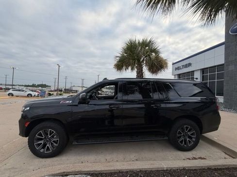 Used 2022 Chevrolet Suburban Z71 AWD/4WD image 8