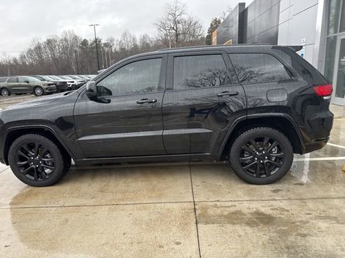 Used 2020 Jeep Grand Cherokee Altitude image 9