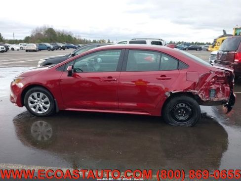 Used 2026 Toyota Corolla LE image 2