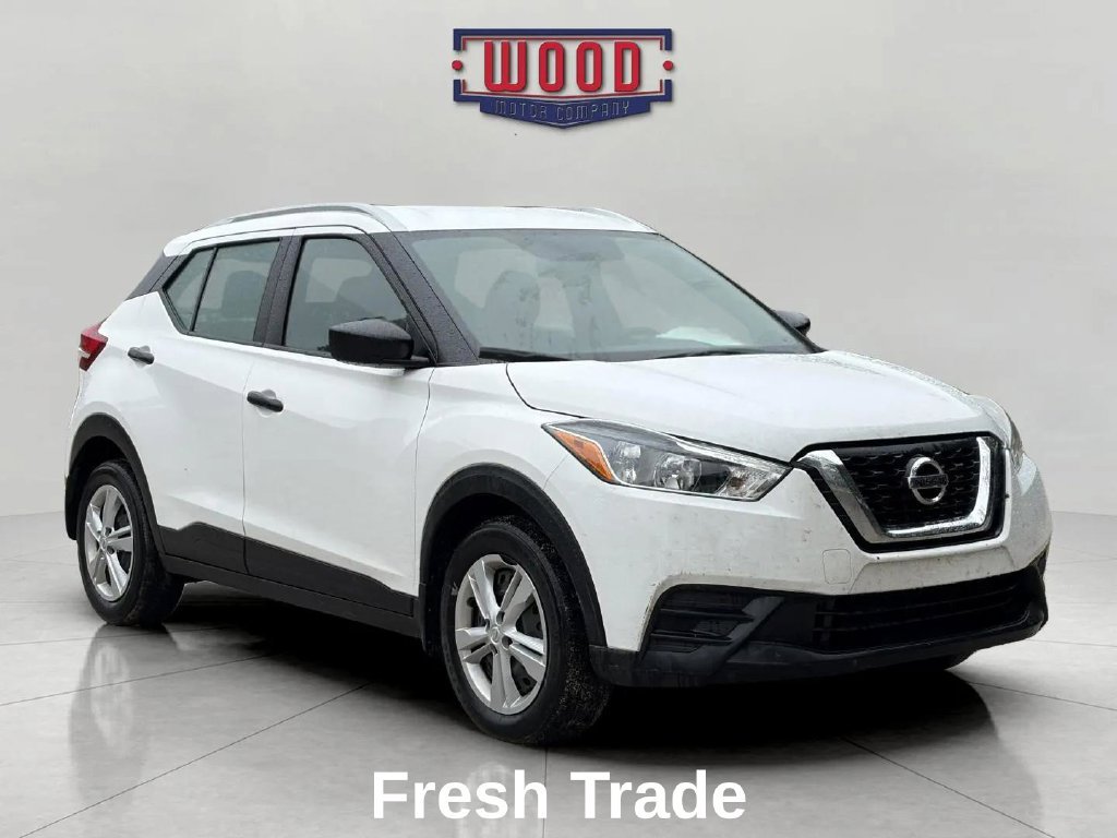 Used 2018 Nissan Kicks S FWD image 1