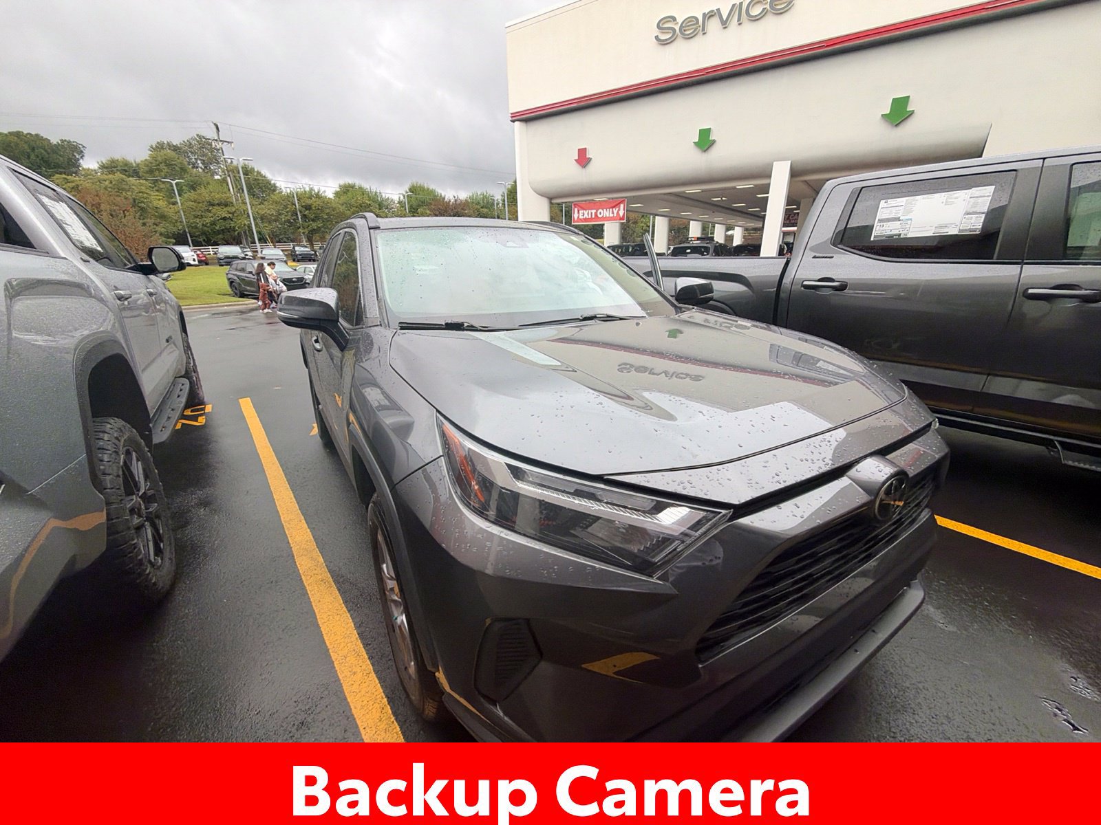 Used 2022 Toyota RAV4 XLE w/ Convenience Package FWD image 7