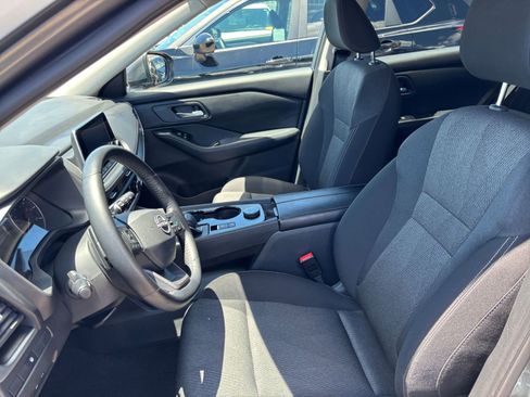 Used 2025 Nissan Rogue SV AWD/4WD image 29