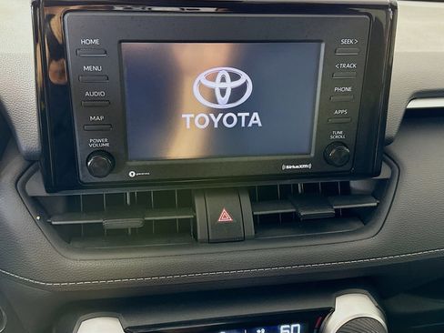 Used 2021 Toyota RAV4 XLE image 18