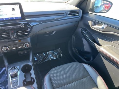 Used 2025 Ford Escape ST-Line image 16