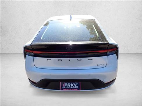 Used 2024 Toyota Prius LE AWD/4WD image 3
